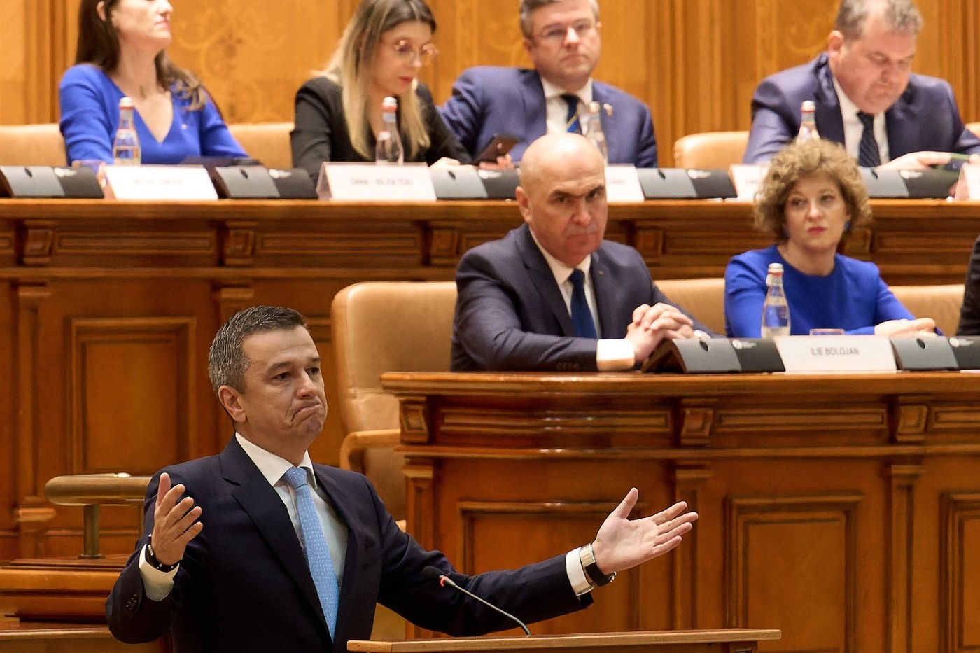 Sondaj CURS: PSD se distanțează considerabil de PNL și se apropie puțin de AUR