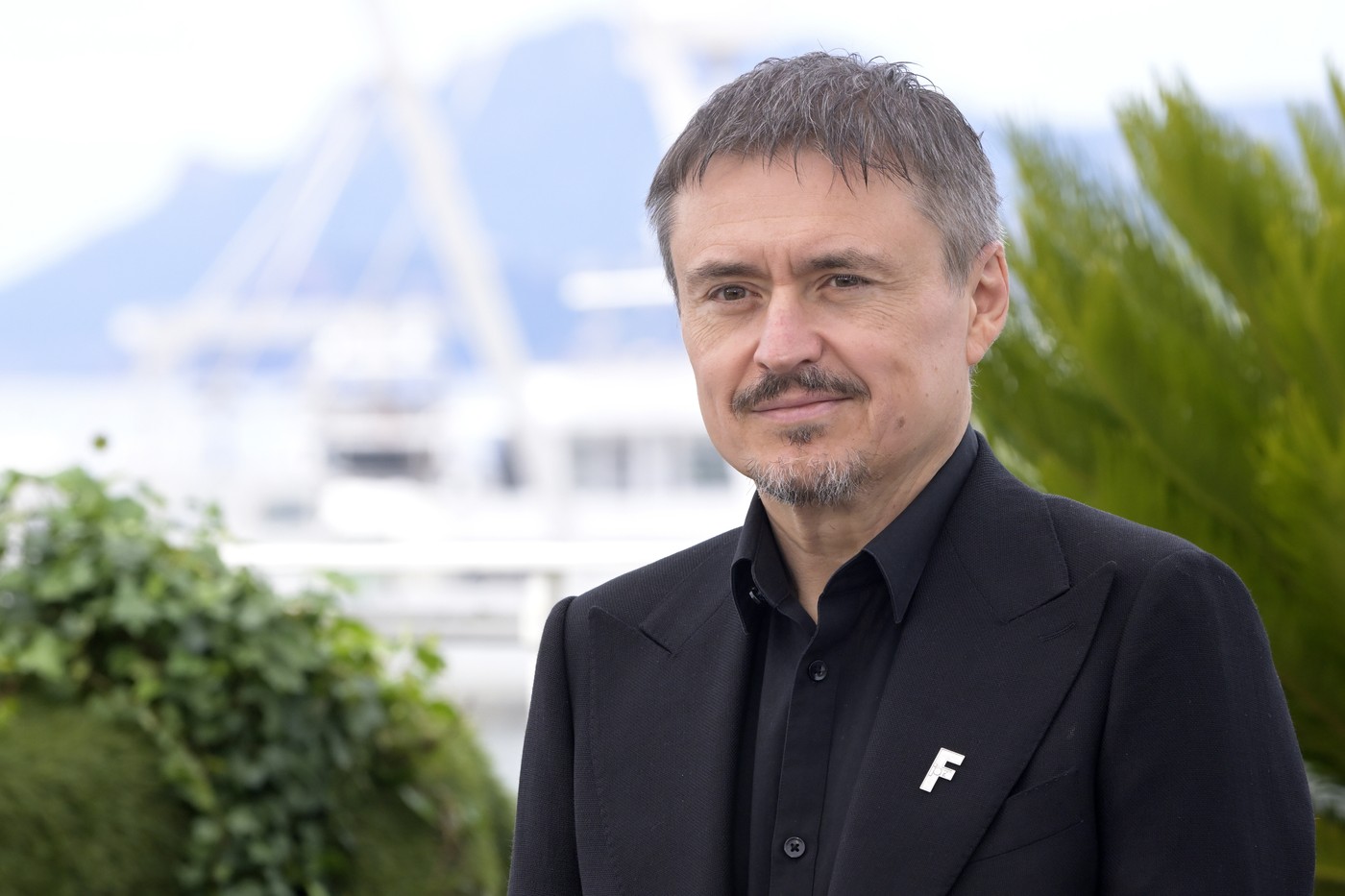 Cristian Mungiu, ovaționat la Cannes cu „Fjord”: „Cinemaul trebuie să rămână polemic”