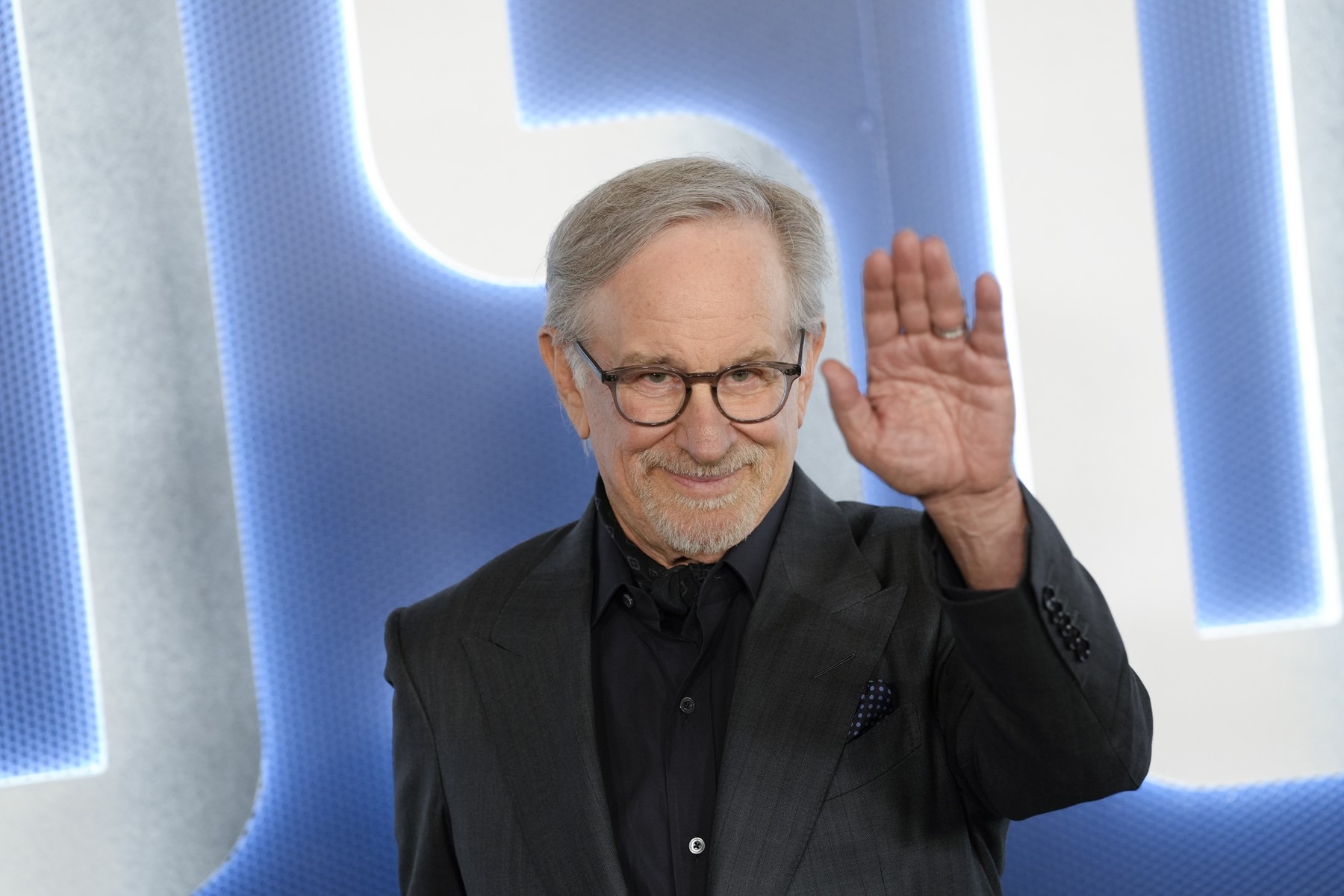 Steven Spielberg, refuzat de două ori de producătorii James Bond: „Acum sunt prea scump”