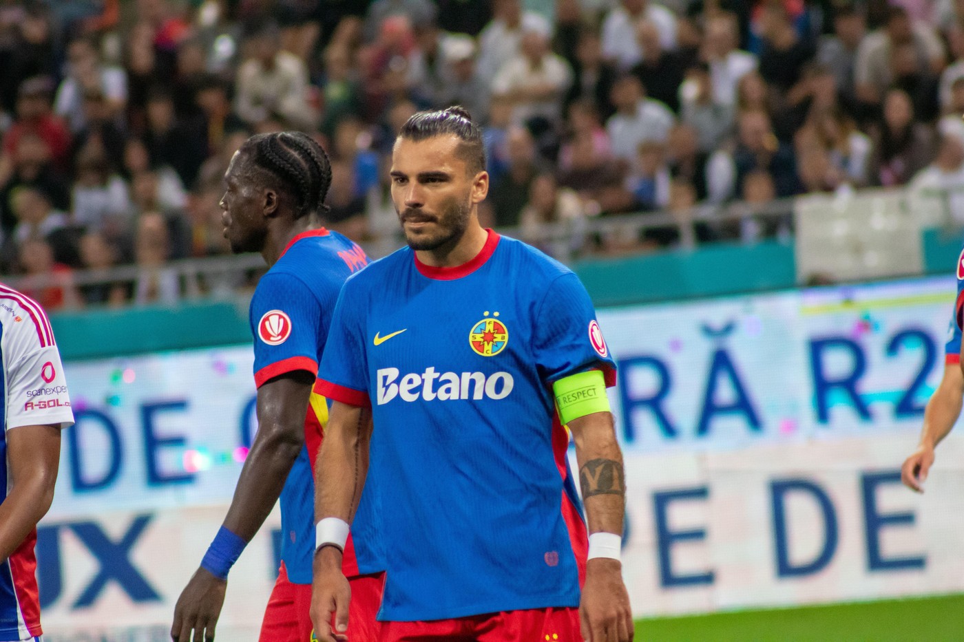 Probleme pentru FCSB. Un titular este în pericol să rateze derby-ul cu Rapid: „S-ar putea să aibă fractură”
