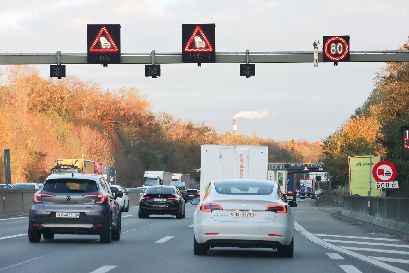 Elveţia vrea să reducă viteza maximă pe autostrăzi la 80 km/h pentru a combate penuria de combustibil