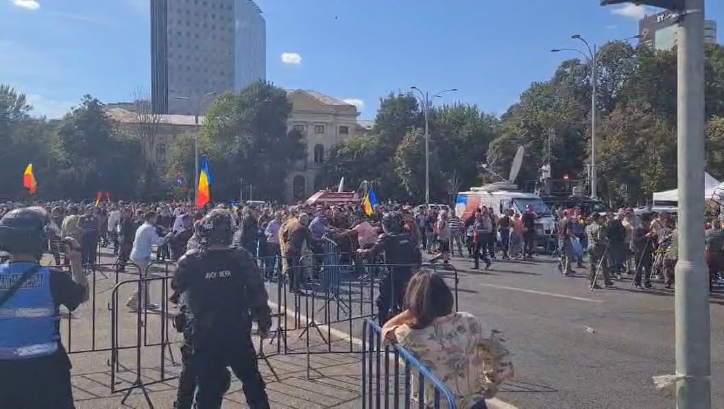 jandarmi atacati cu pietre