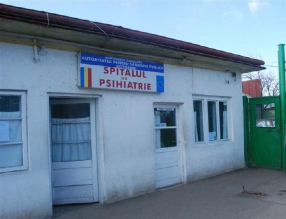 O mamă din Botoșani încearcă disperată să își scoată fata de la Psihiatrie, ar fi fost internată cu forța de bunici  