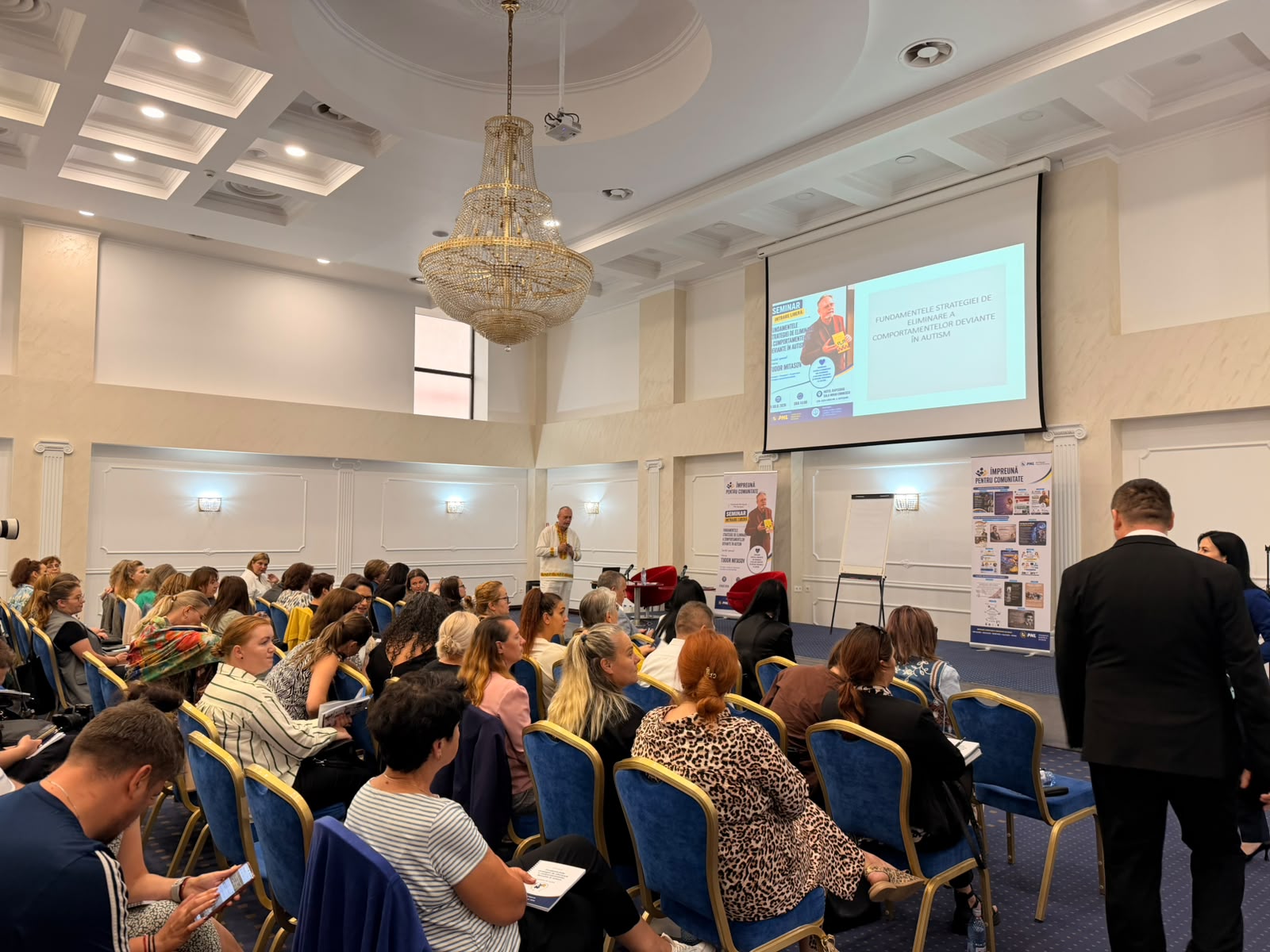  „Nu există soluții minune”: Psihologul Tudor Mitasov, mesaj sincer pentru părinții copiilor cu autism, la un seminar organizat la Botoșani