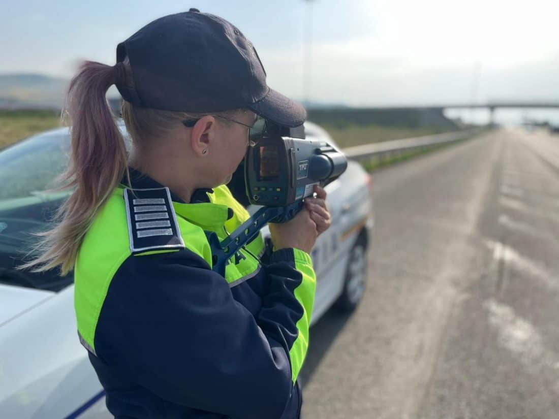 Vitezomani din Botoșani rămași fără permis după goană nebună pe străzi 