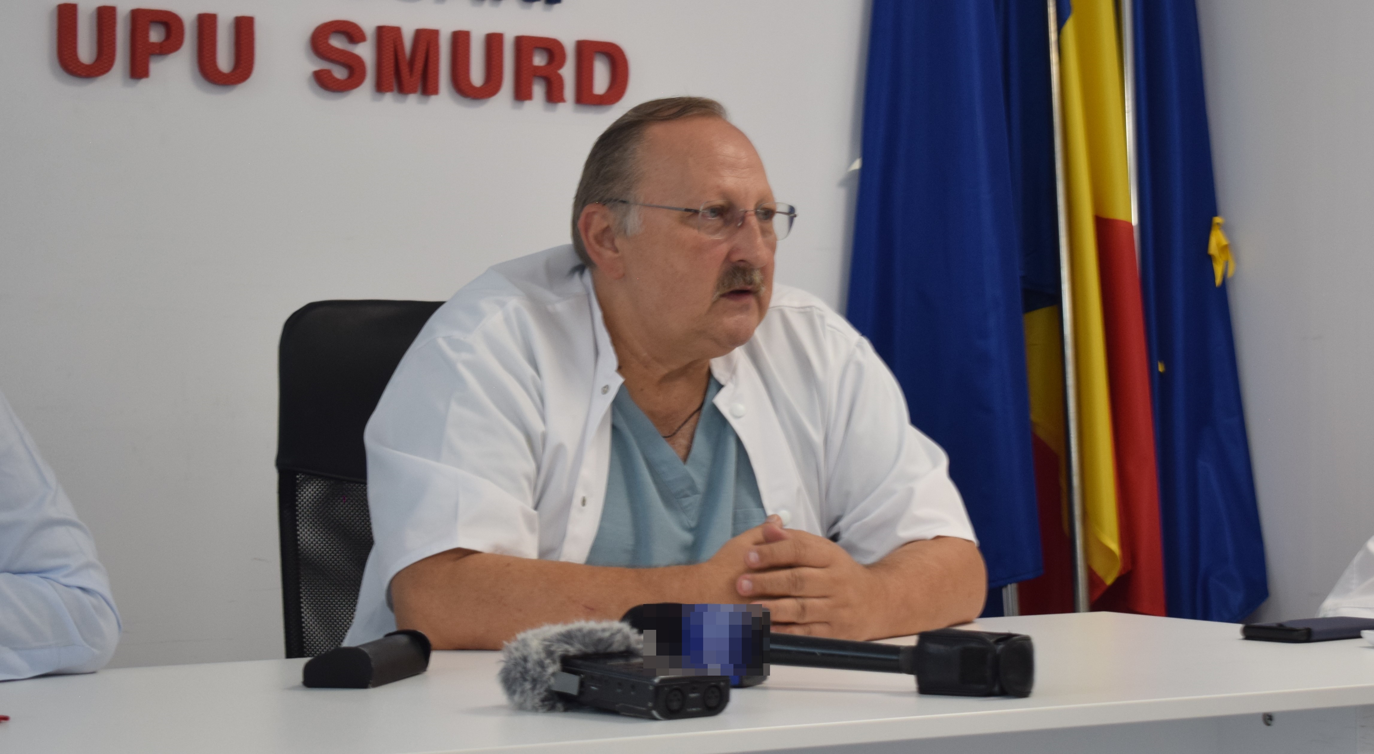 CLIPUL ZILEI: Medicul Radu Malancea și munca grea de pe secția unde este șef 
