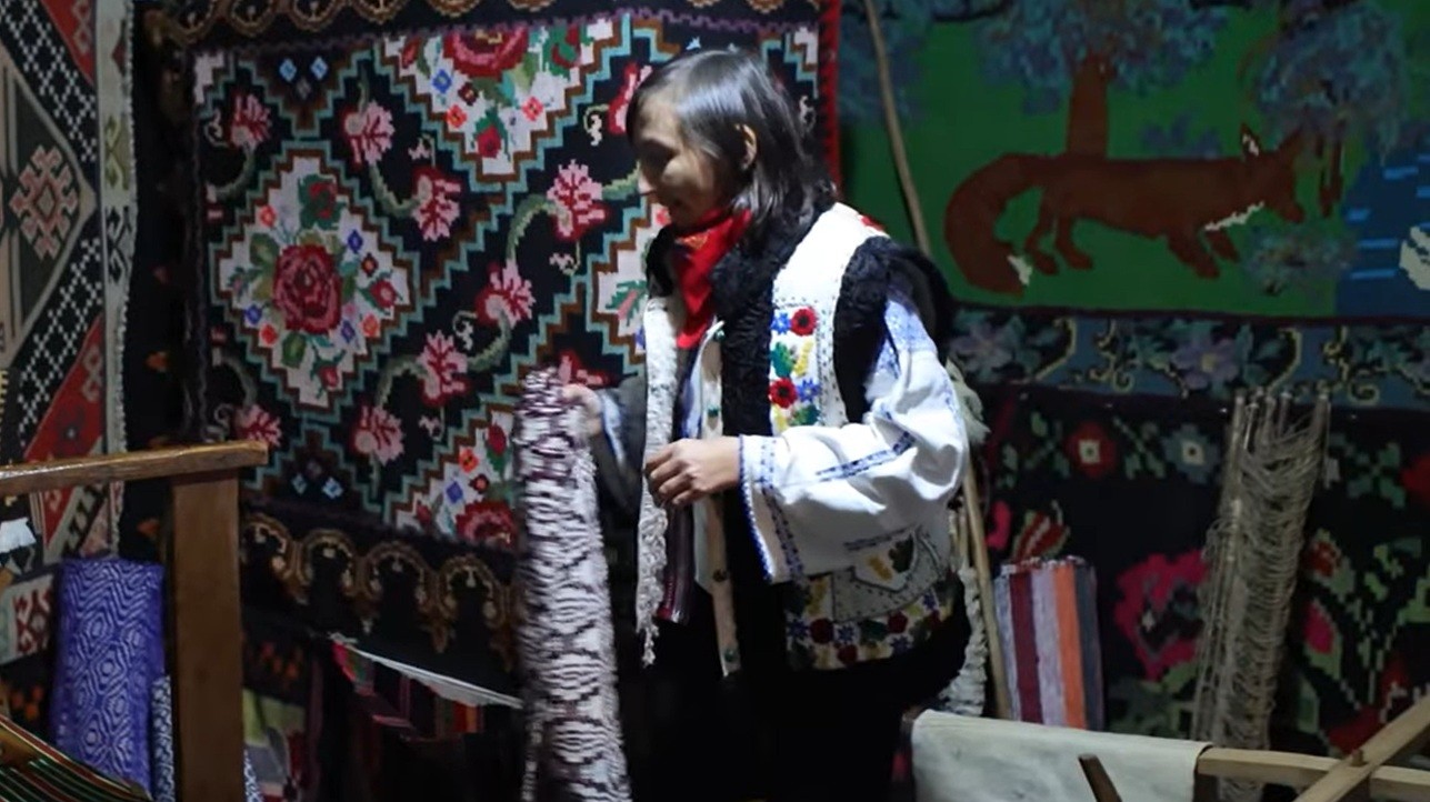 Botoșăneanca care a lucrat de la 5 ani alături de mama ei - VIDEO