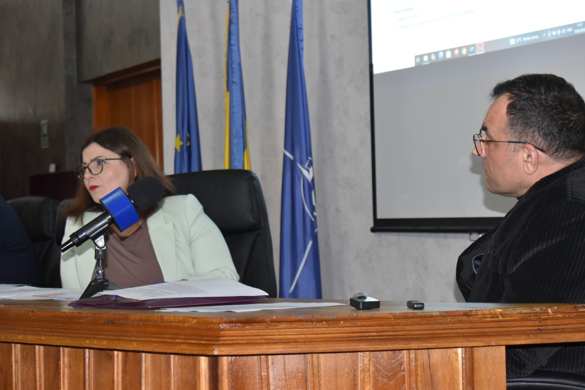 Raluca Curelariu a enervat niste bugetari