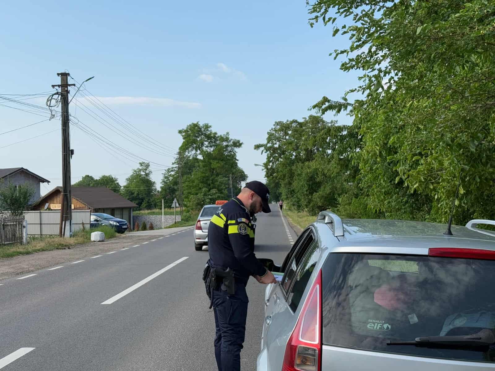 Permis reținut pentru alcool și zeci de amenzi aplicate într-o acțiune fulger a polițiștilor