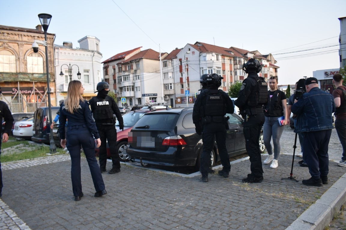 Botoșănean încătușat după un control în trafic 