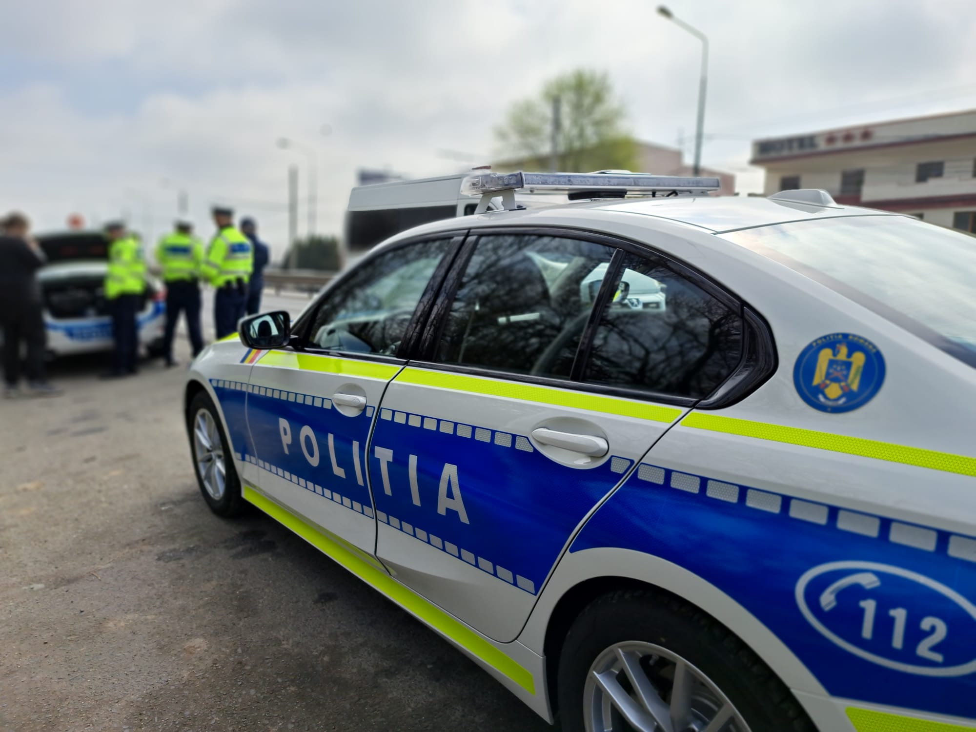 razie politie cu amenzi si un permis retinut.