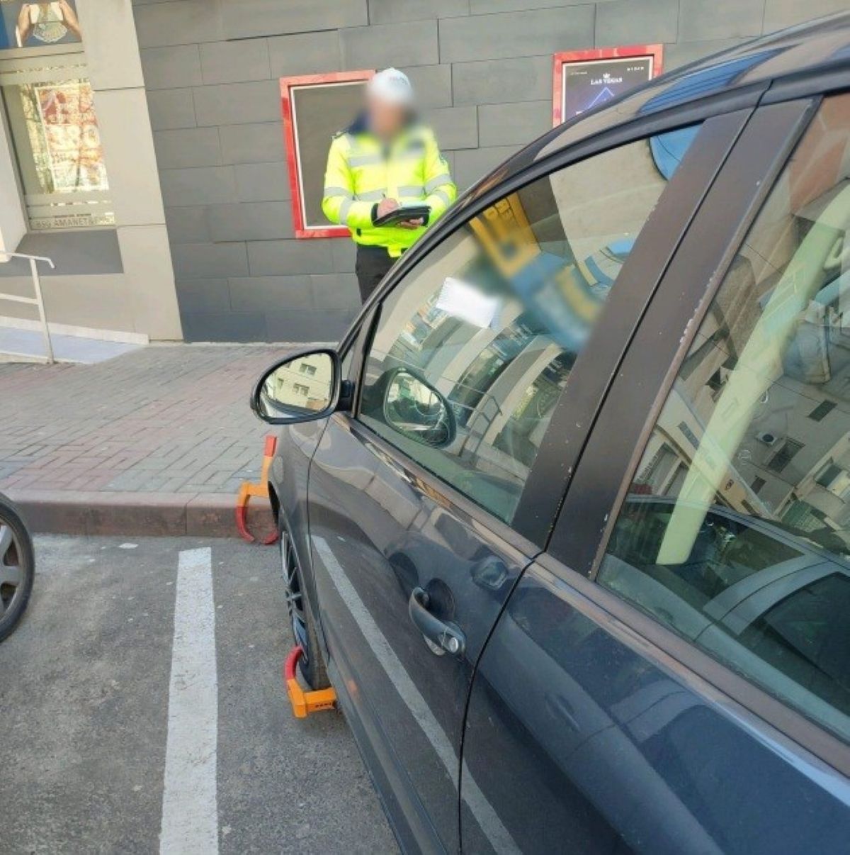 O nouă rundă de roți blocate în parcările cu plată 