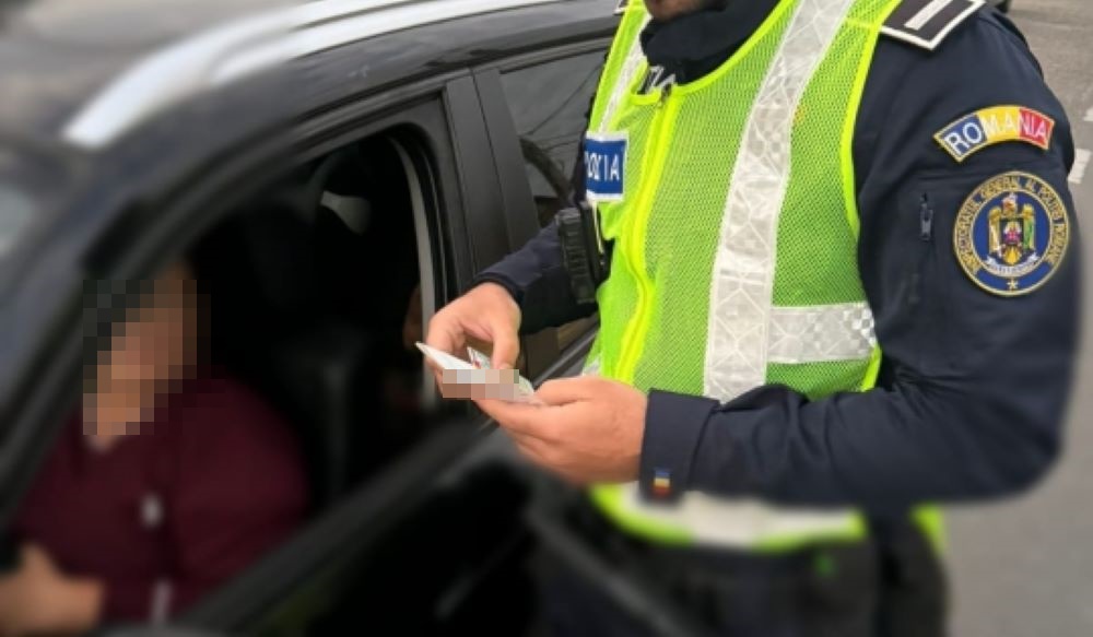 S-a întâmplat „minunea”! RAZIE fără niciun șofer băut, polițiști din două localități au „scotocit” mașinile