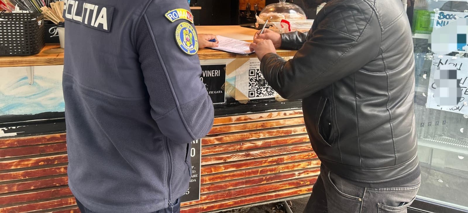 RAZIE în jurul școlilor cu amenzi, permise reținute și patroni verificați  