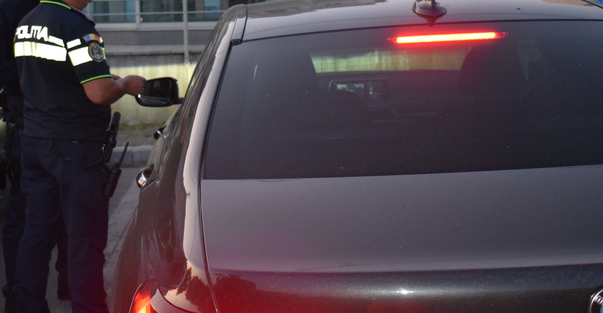 RAZIE cu amenzi de 5.000 de lei, zeci de mașini scotocite 