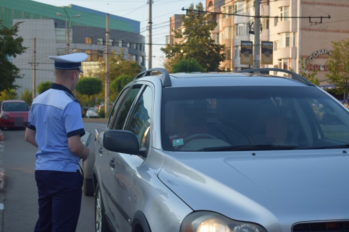 Pirați auto amendați și scoși din trafic de polițiști