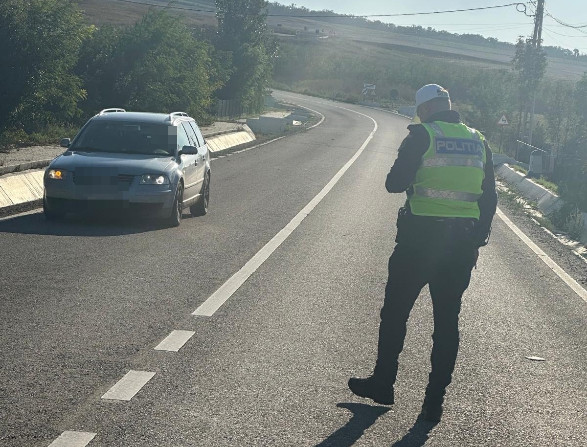Dosar penal pentru un botoșănean de 50 de ani prins la plimbare cu mașina 