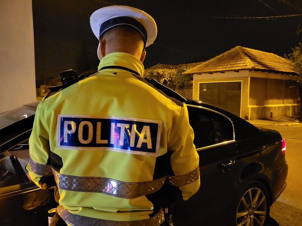 Un bucureștean care circula cu viteză oprit la Botoșani, polițiștii au descoperit o altă neregulă gravă 