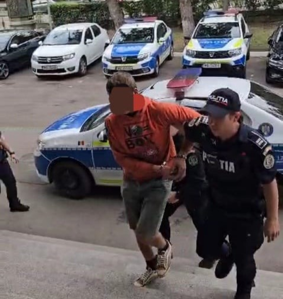 Frați ARESTAȚI de polițiști după ce au furat din casele unor botoșăneni