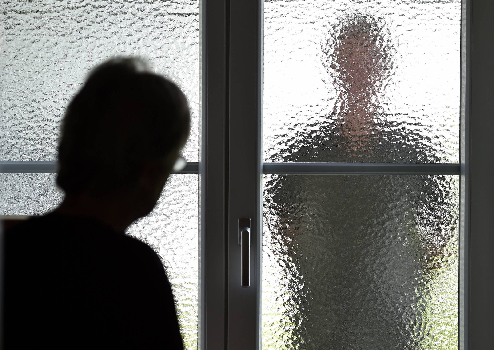 Bărbat din Botoșani închis din cauză că nu a putut sta departe de soție 