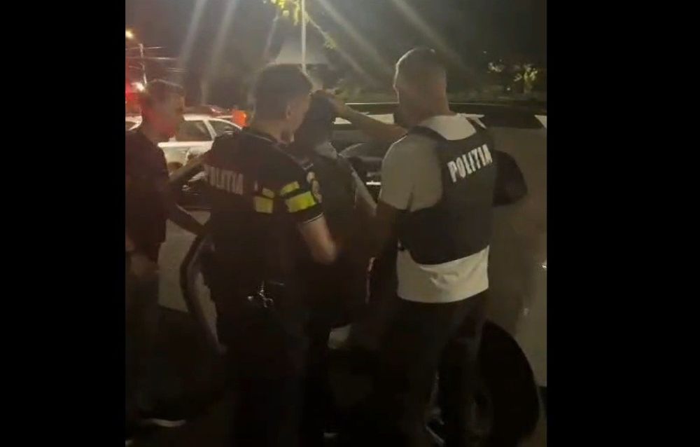 Botoșănean reținut de polițiști după ce a intrat cu forța în casa mamei sale – VIDEO 