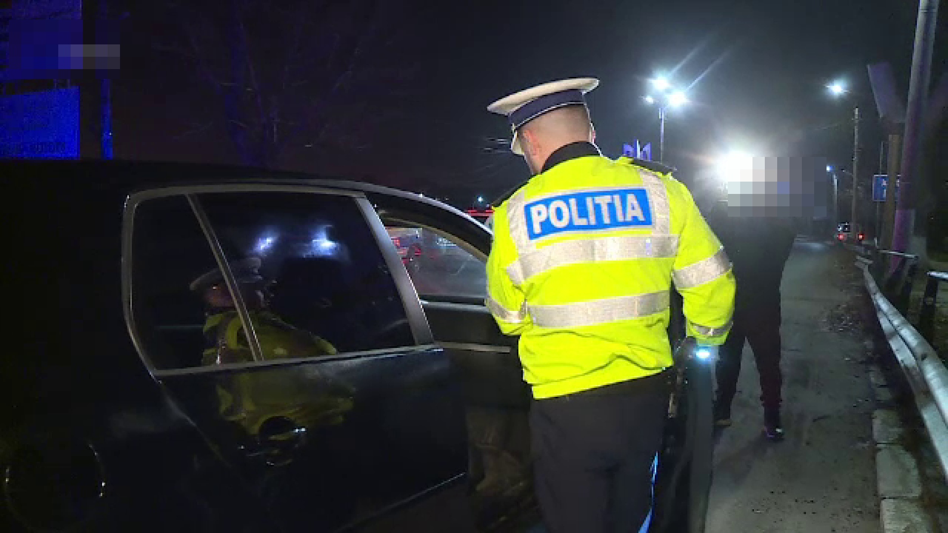 Vitezoman beat mangă încătușat în trafic de polițiștii botoșăneni, neregulă gravă și la mașină 