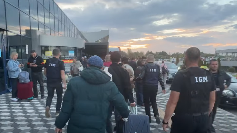 returnati cu escorta