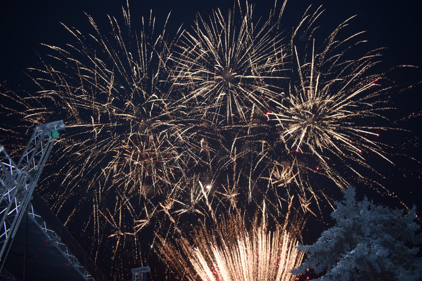 Revelionul pe rit vechi 2025: Tradiții și obiceiuri ale celor care sărbătoresc în noaptea de 13 spre 14 ianuarie