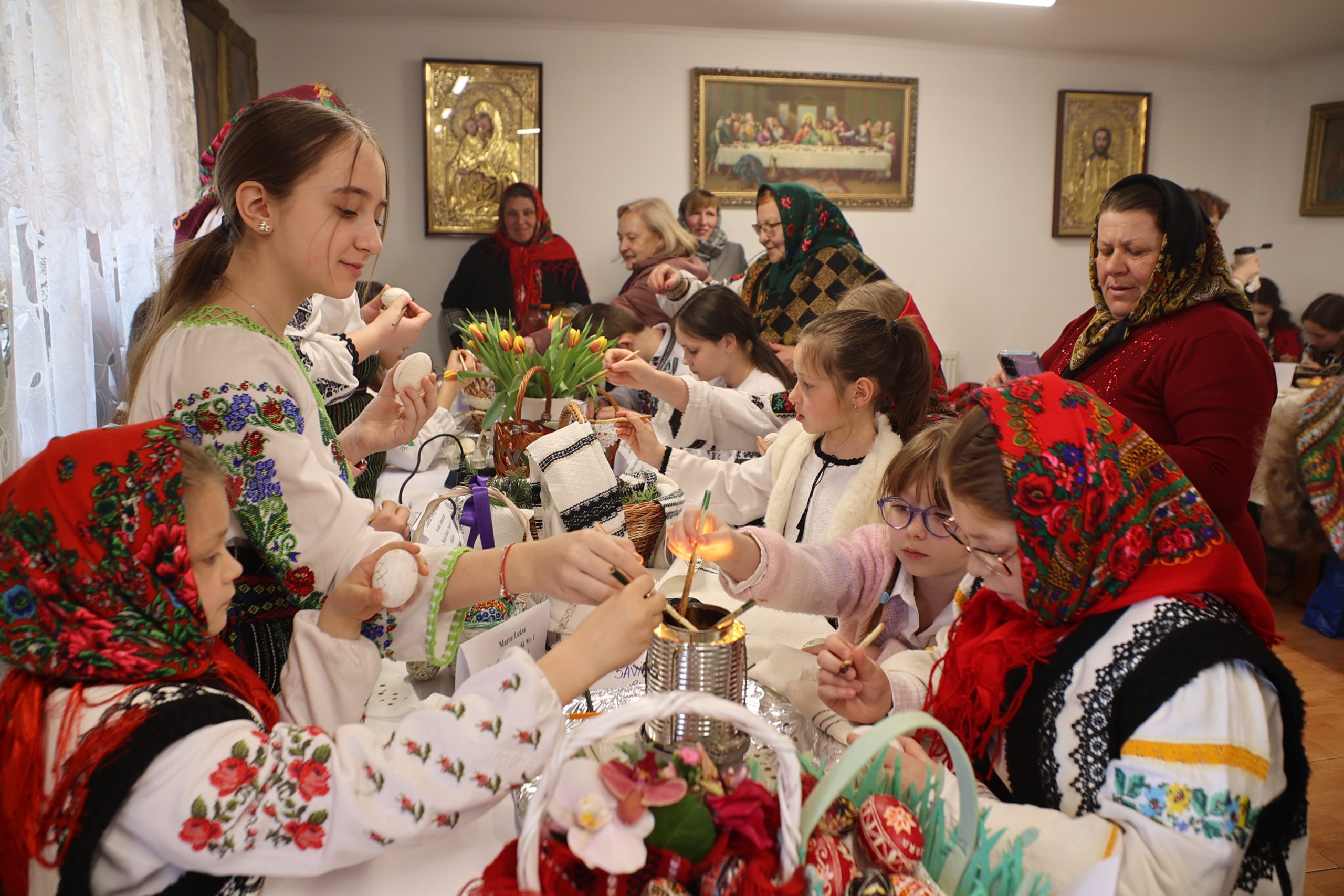 Premii pentru tradiție: Festivalul Ouălor Încondeiate de la Rogojești a adus zeci de distincții