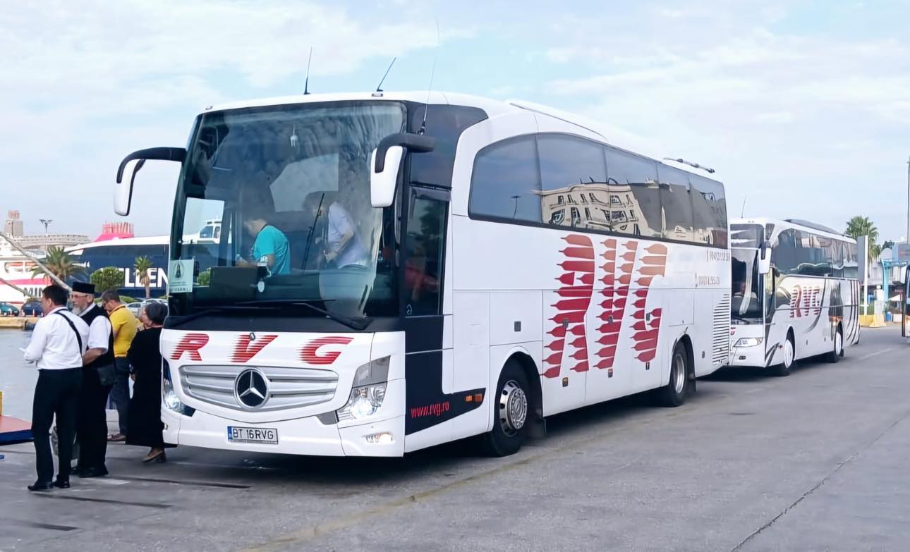 Autocare gratuite de la RVG pentru botoșănenii dornici să meargă la resfințirea bisericii de la Hlipiceni 