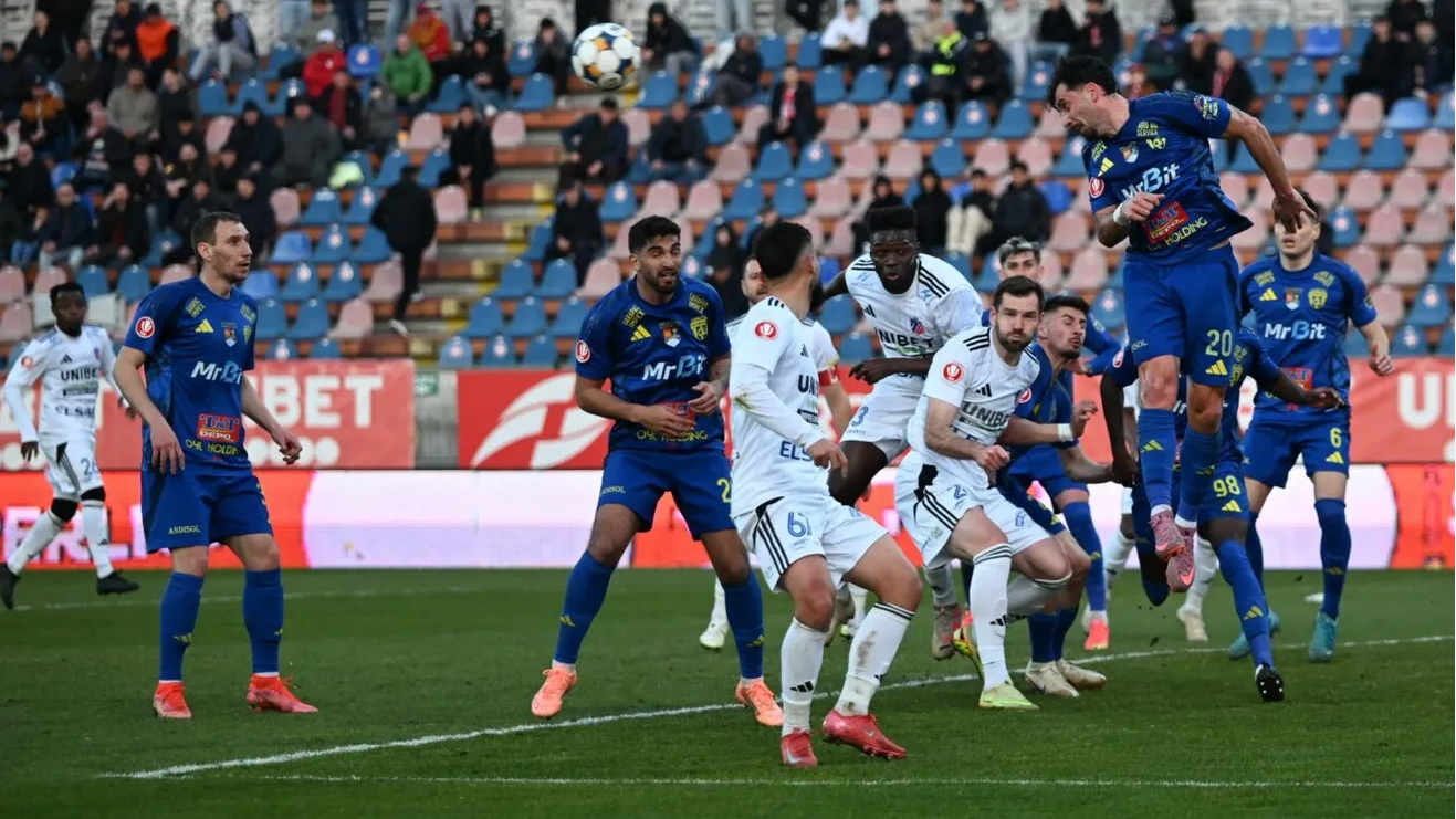 Ce i-a spus Marius Croitoru atacantului eliminat și cu gol în propria poartă 