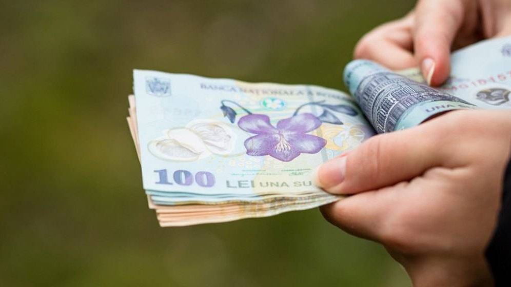  Surpriză pe piața muncii: Femeile din Botoșani câștigă mai mult decât bărbații