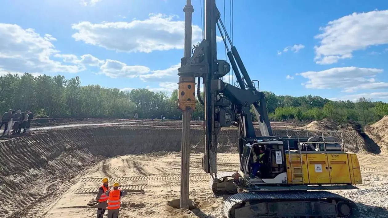 Lucrările la Autostrada Unirii ar putea fi oprite: S-a blocat tot financiar