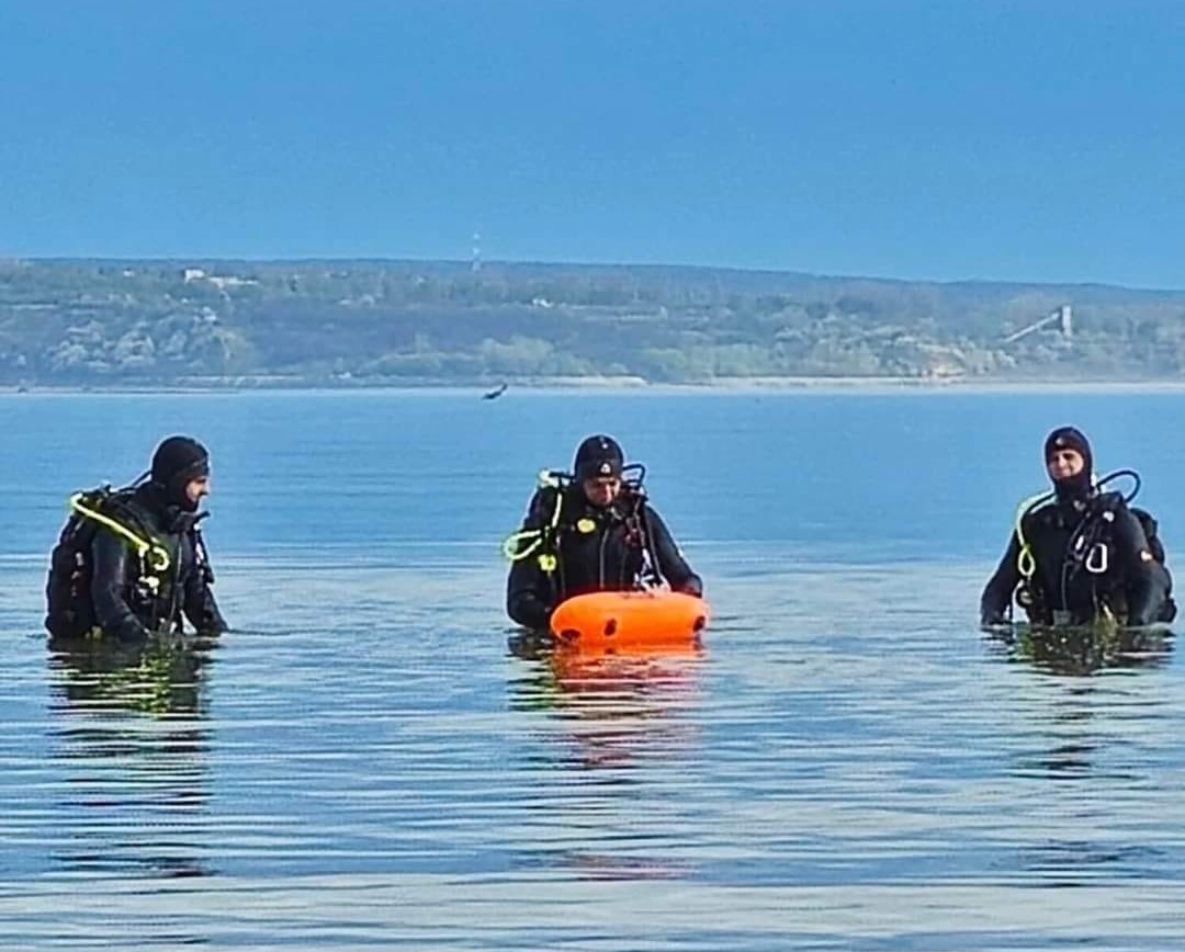 Botoșăneanul de 64 ani de ani dispărut în apele Prutului, căutat cu scafandri din două județe