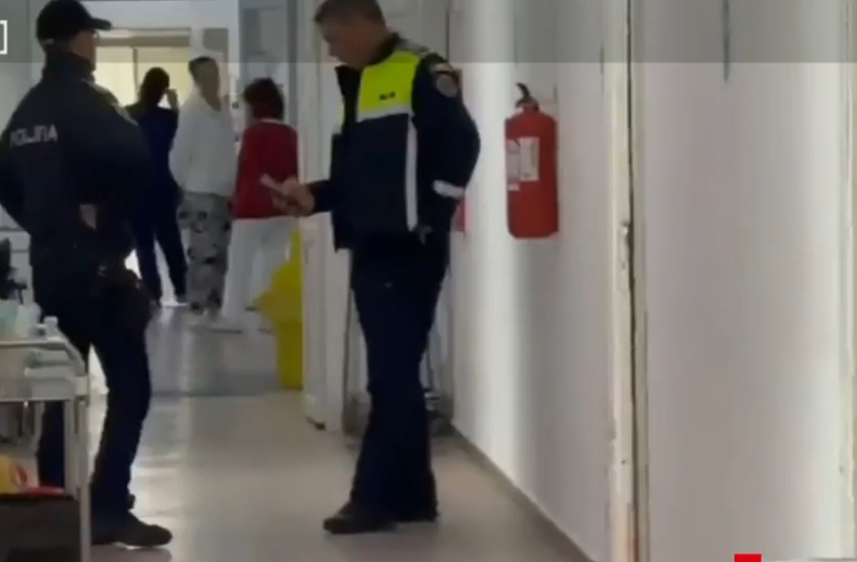Spital transformat în câmp de luptă: Patru angajați loviți de un pacient, haos în saloane - Era să-l omoare! 