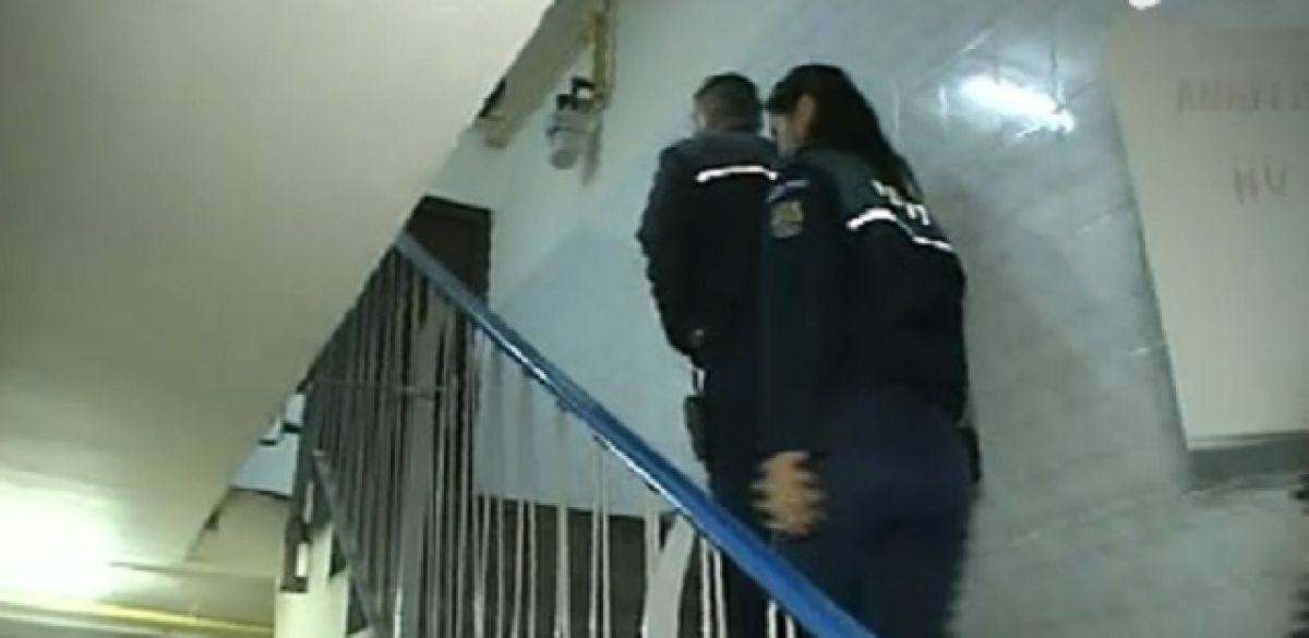 L-au lăsat nervii: Un tânăr a dat de necaz după ce „a sărit la gâtul” surorii iubitei sale