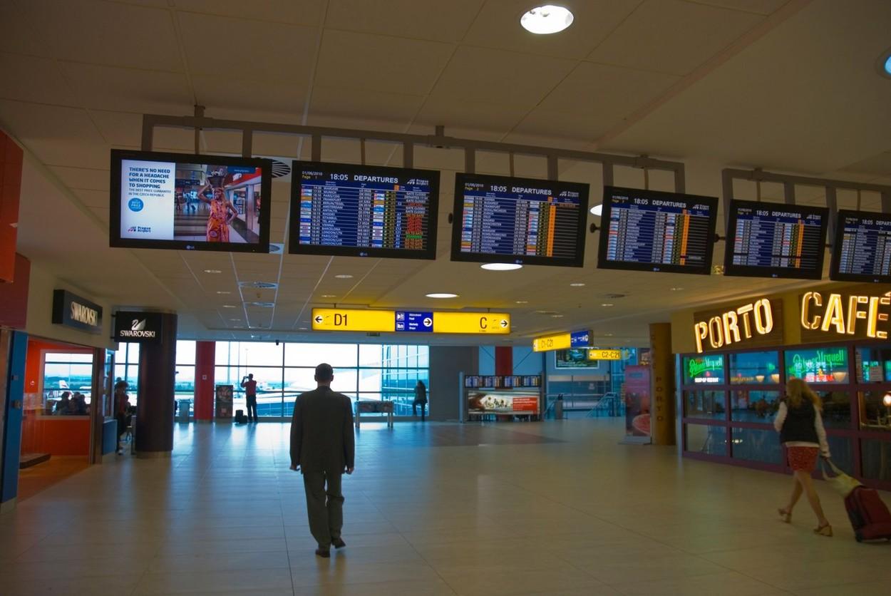 Aeroporturile se pregătesc de Schengen: CE se schimbă de la 1 aprilie
