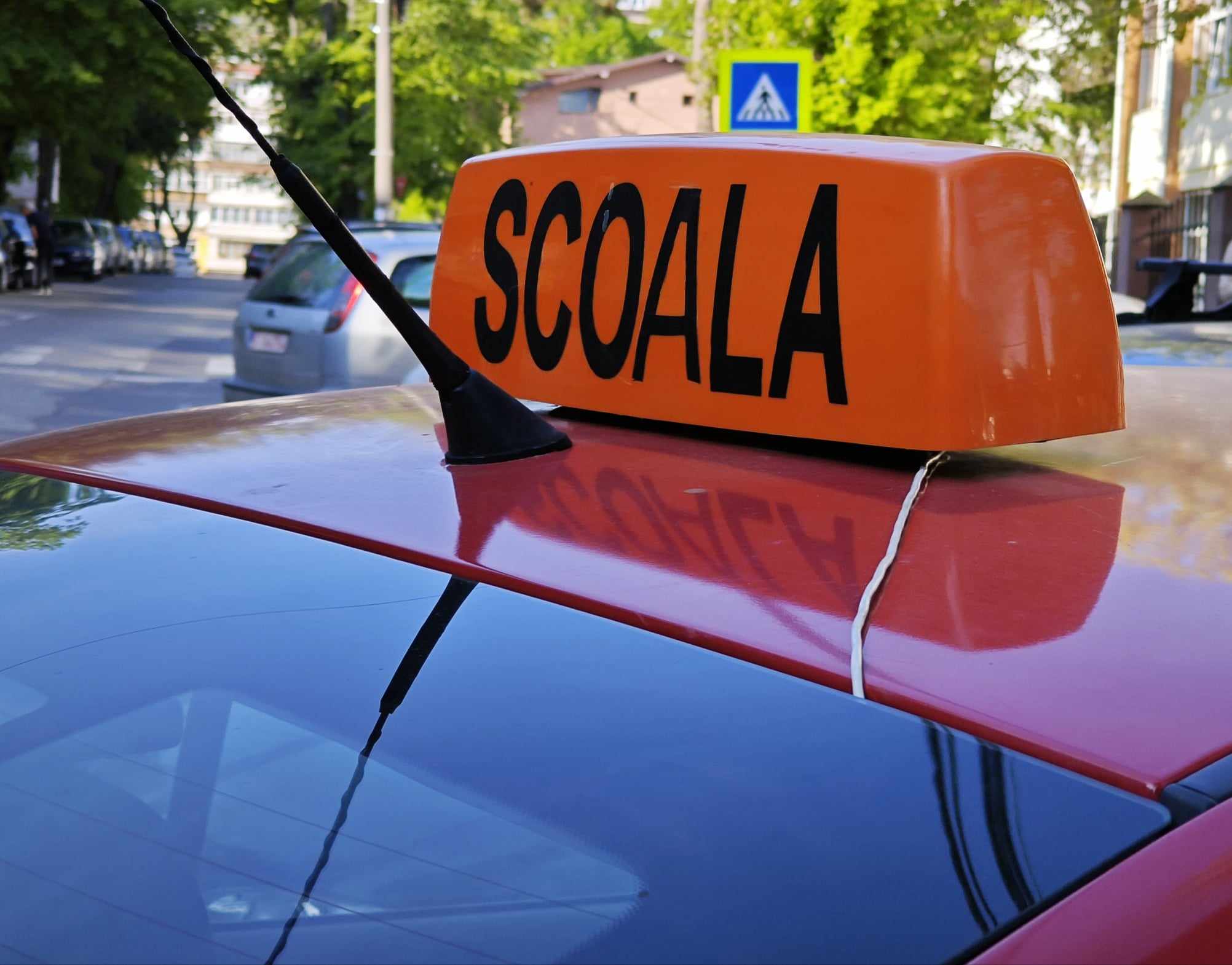 REACȚIE după ce instructorii auto au încasat amenzi: Domnii polițiști să coboare din BMW-uri și să dirijeze circulația
