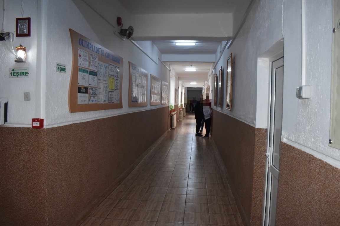 Controale STRICTE privind accesul în școlile din Botoșani: Măsuri noi cu carduri de identificare și camere de supraveghere