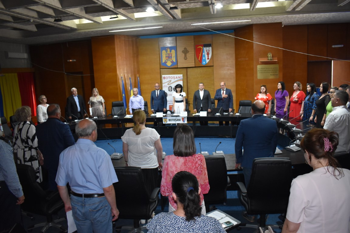 Ședință fulger la Județ, prima după alegerile locale, cu ridicări de mână „pe mute” – VIDEO 