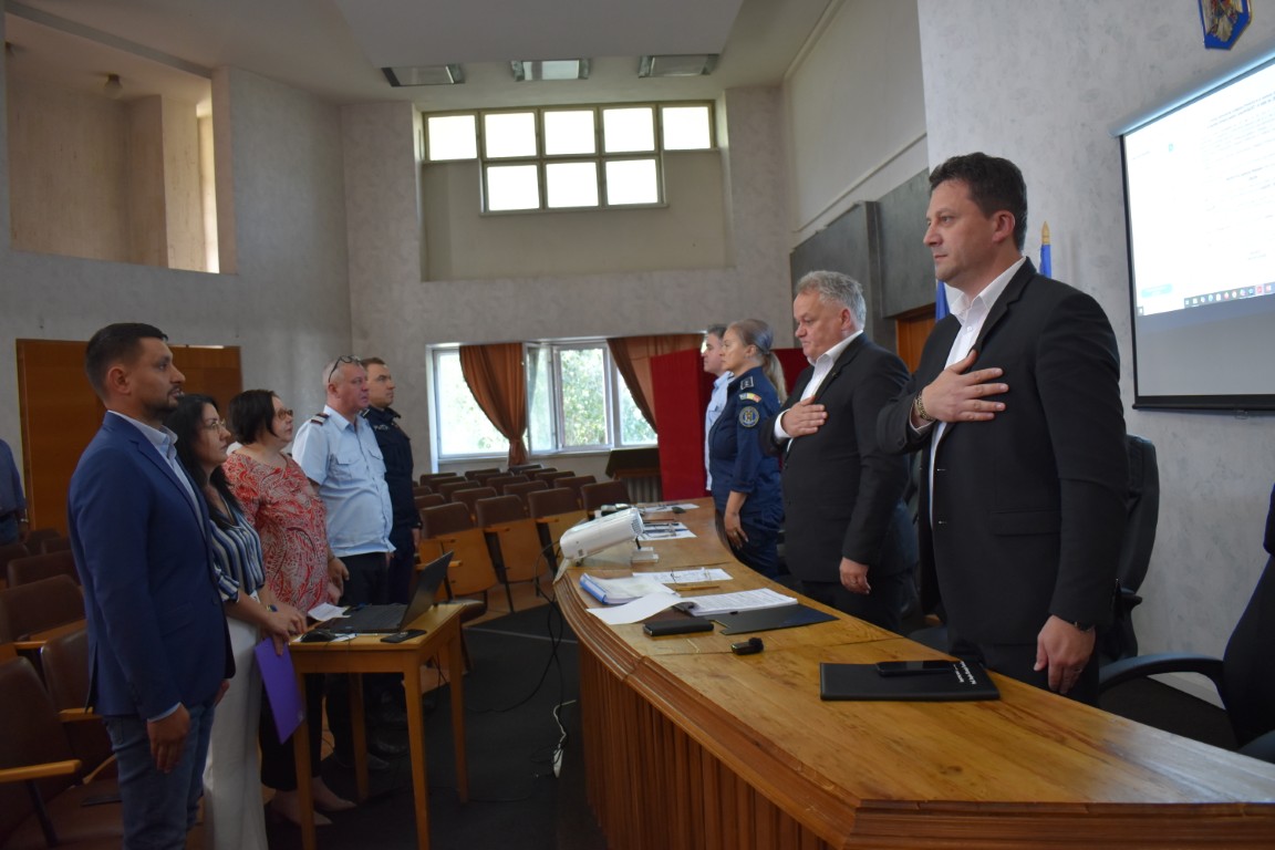 Comisia prefectului a numărat greșit școlile cu toalete în curte 