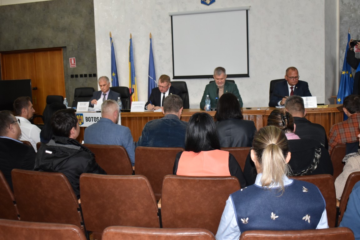 Reproșuri în plen: Funcționarii de la CJ și-au aranjat întâi salariile dar au „abandonat” dezvoltarea județului – VIDEO 