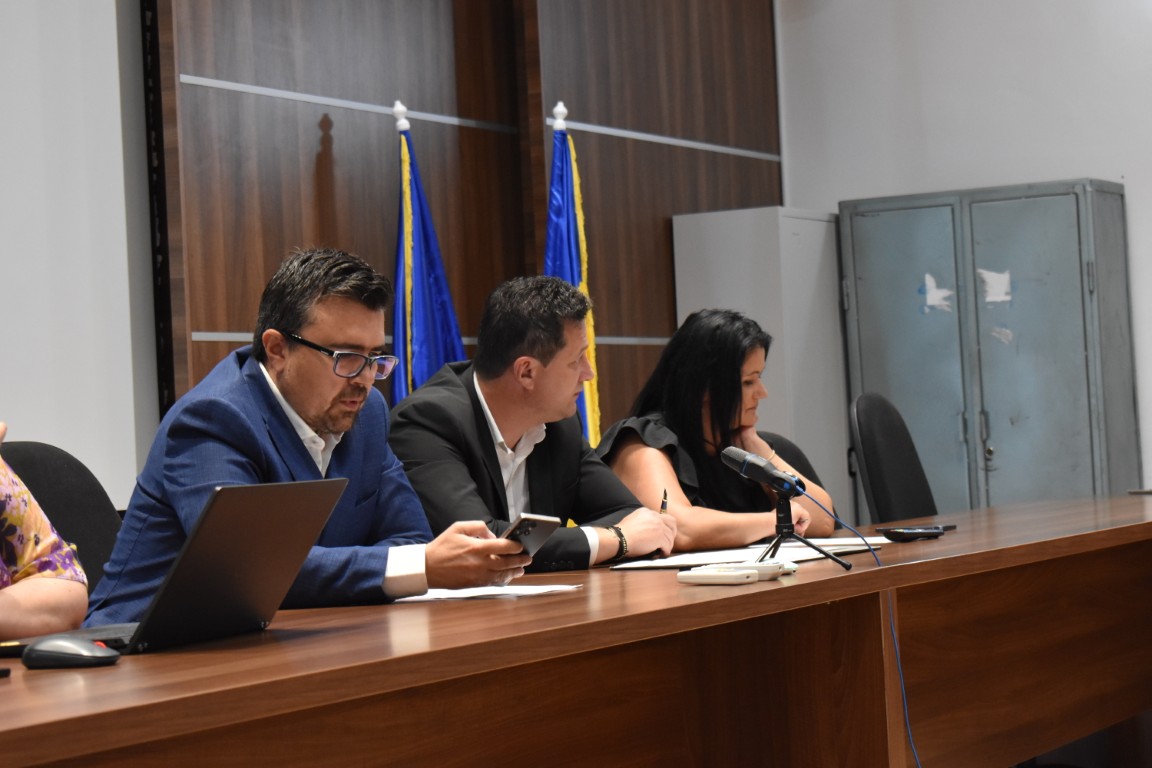 Încă trei licee și trei școli din municipiu vor fi modernizate, însă cu amânare 