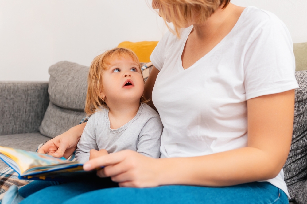Primele semne de autism la copii. Psiholog: „De multe ori, părinții simt că ceva e diferit. Intuiția lor trebuie ascultată”