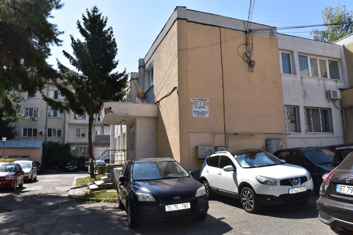 Încă o instituție DISPARE de la Botoșani, șeful își încheie mandatul cu terenuri, case și depozite bancare 