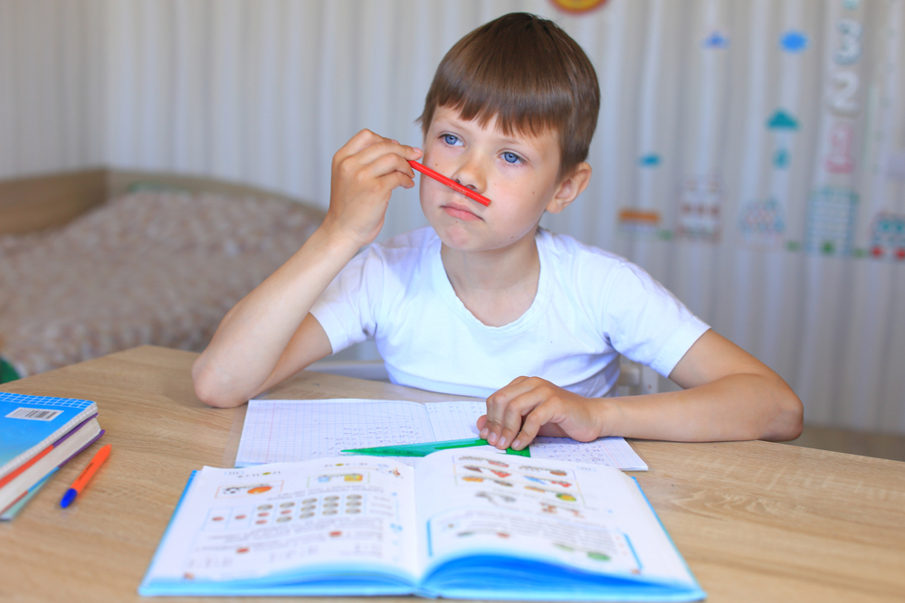 „Am uitat tot ce-am învățat!”. Chiar nu mai știu copiii nimic după vacanță? Explicațiile și recomandările unui specialist