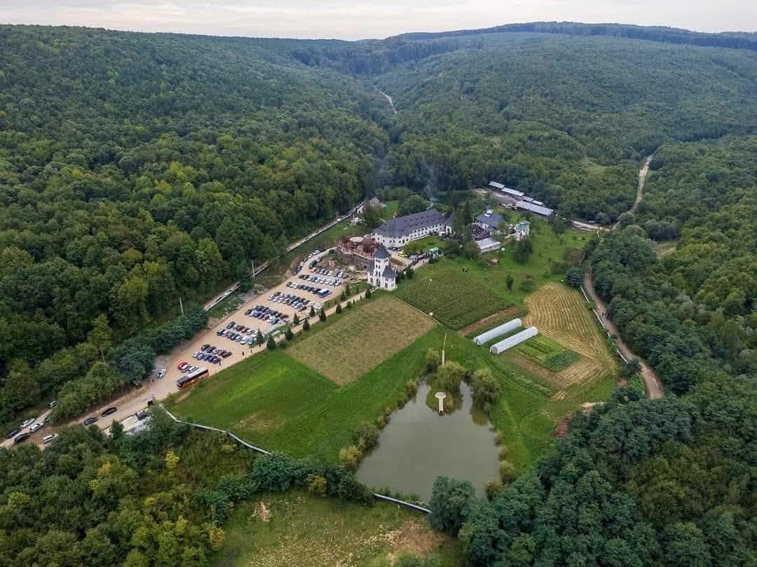 sihastria voronei și minunele locului