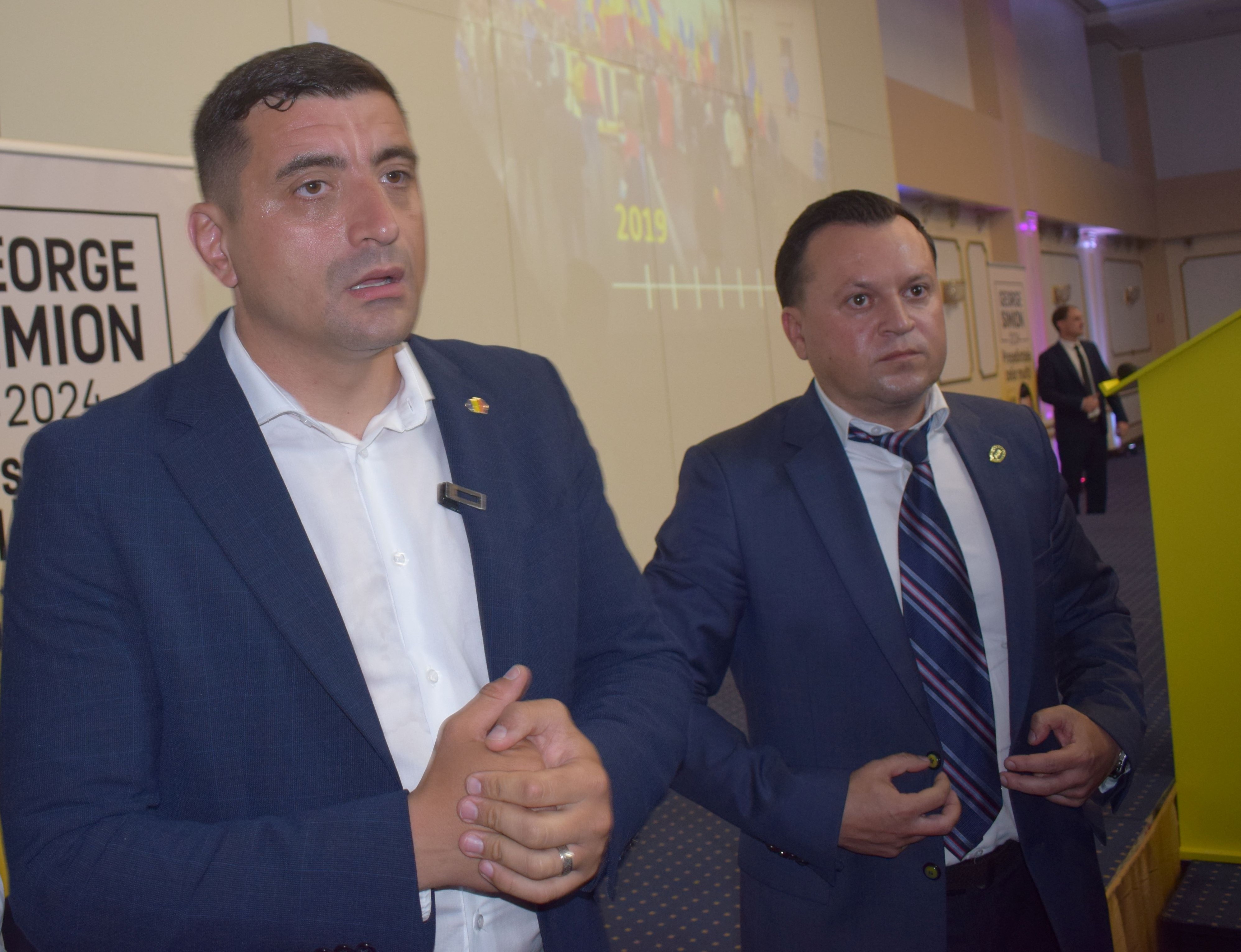 Cătălin Silegeanu, atac către „granzii” din politică la întâlnirea cu George Simion: Ne-au păcălit cu proiecte și planuri mincinoase – VIDEO