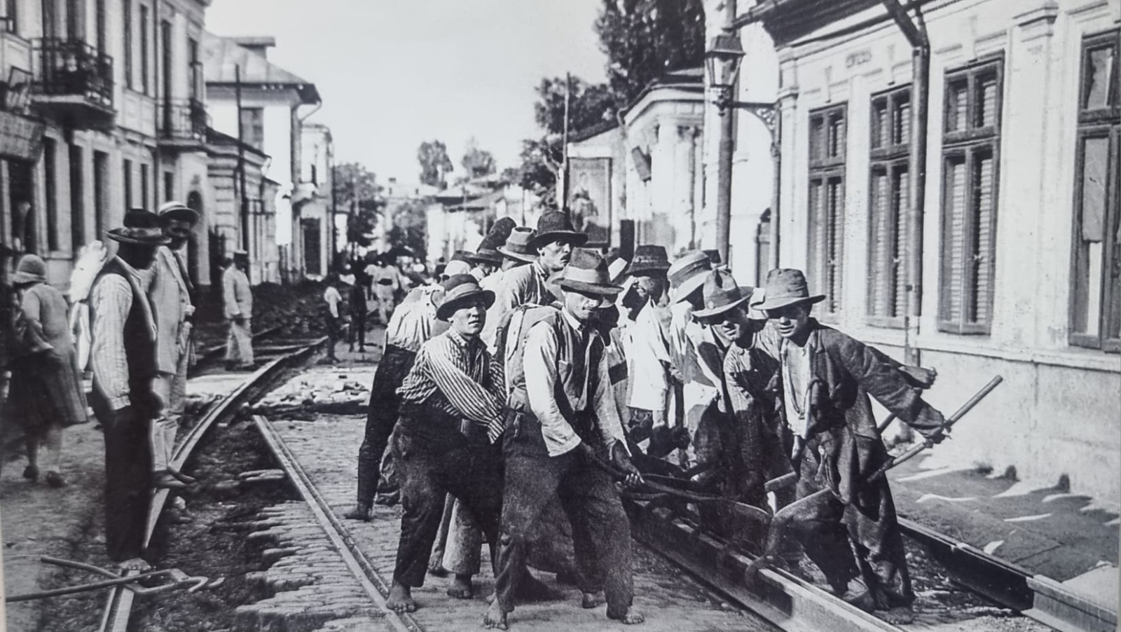 Primele șine de tramvai din București: Cum a început totul