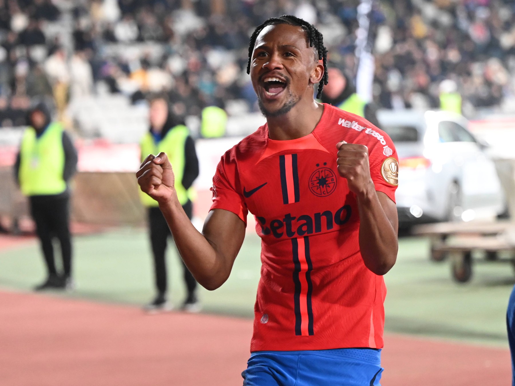 SuperLiga: Antrenorul Elias Charalambous ia apărarea lui Ngezana!